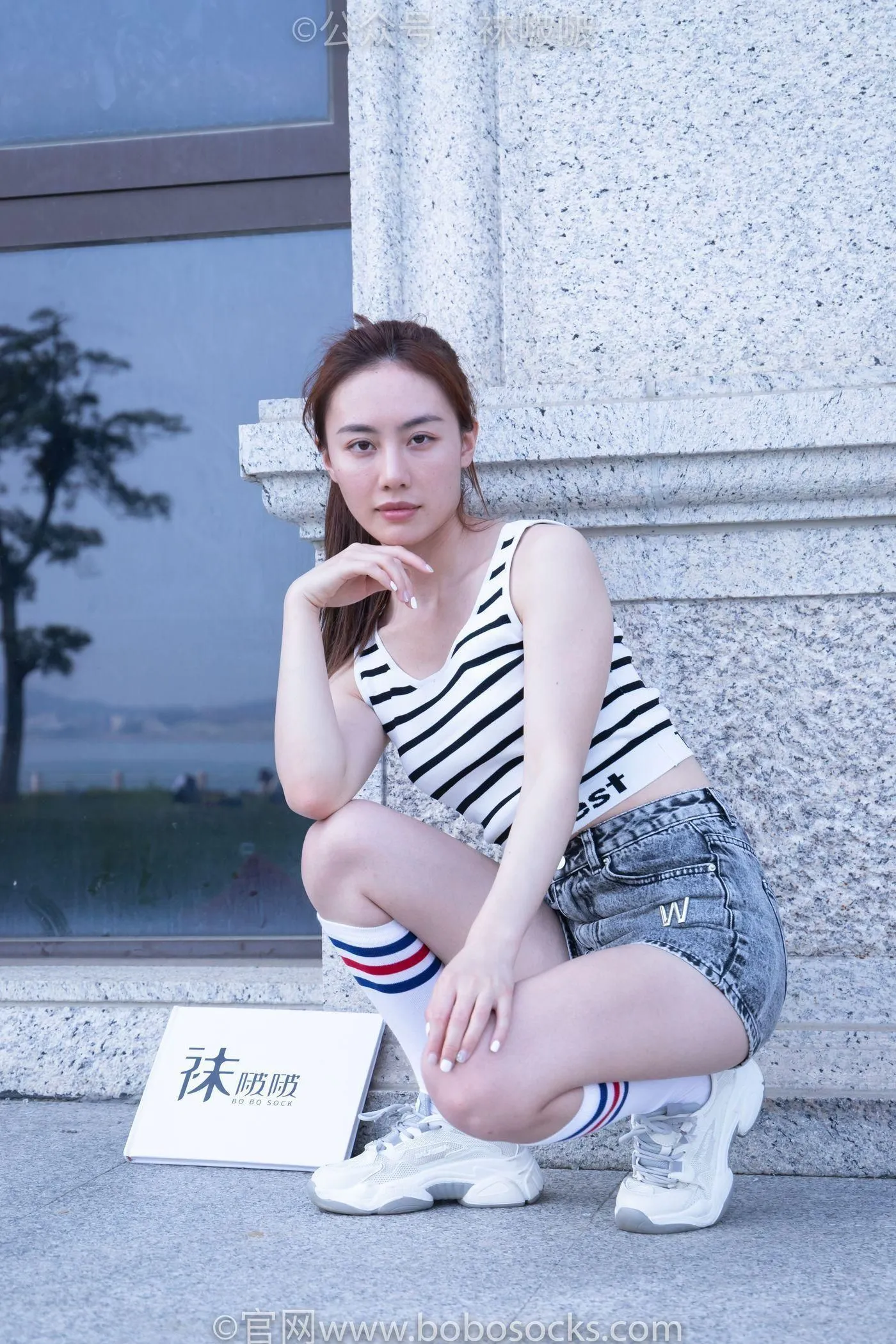[BoBoSocks袜啵啵]NO.006 小米-运动鞋、白色小腿袜、裸足 [130P]插图
